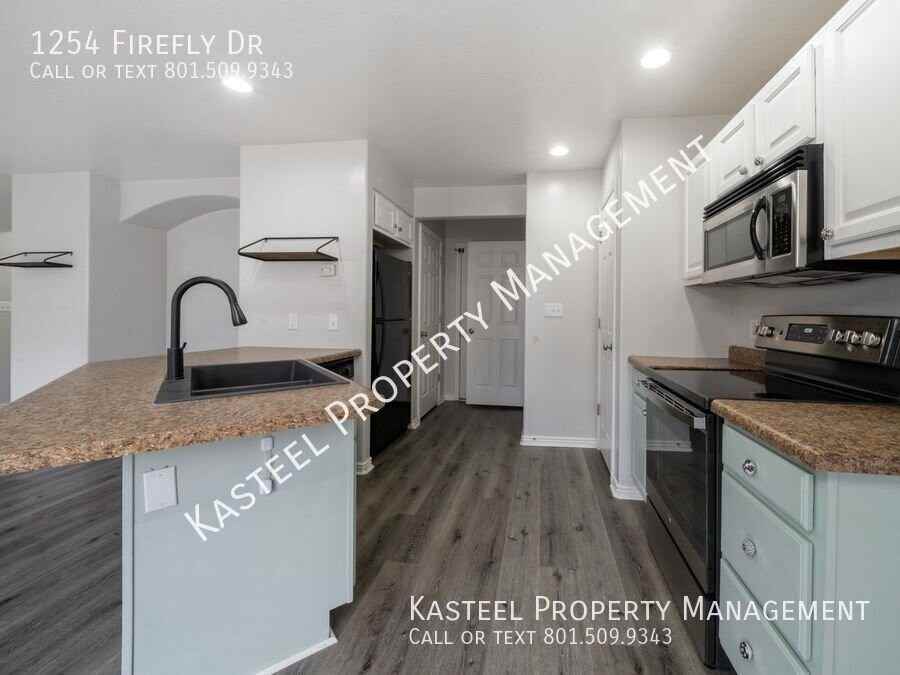 1254 Firefly Dr - Photo 4 of 21