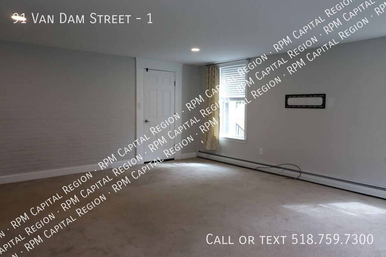91 Van Dam St #1 - Photo 3 of 13