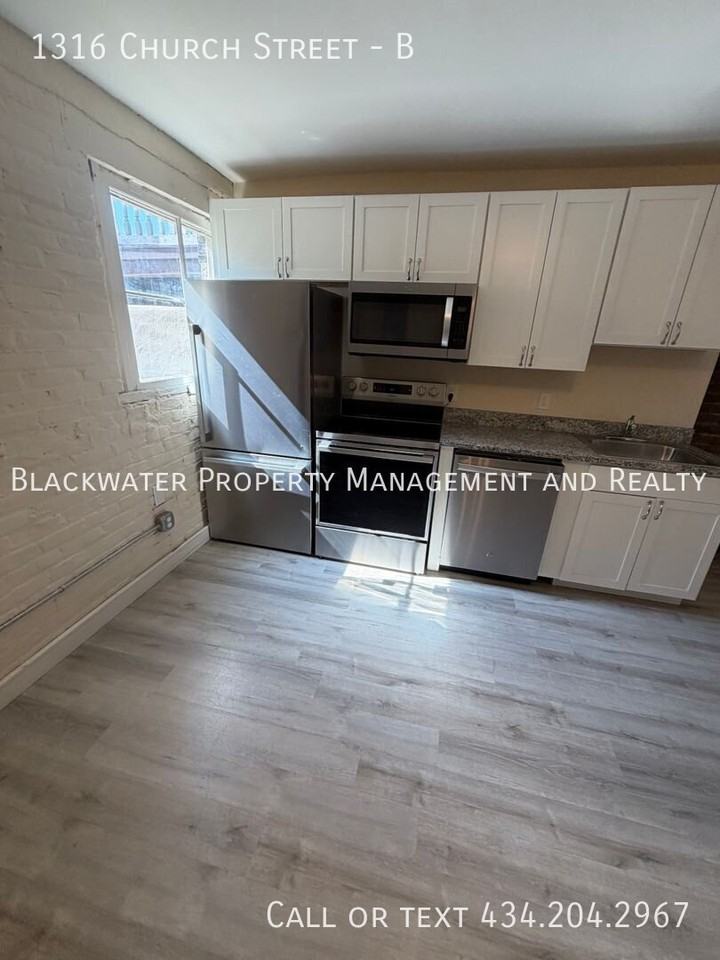 1316 Church St #B - Photo 3 of 14