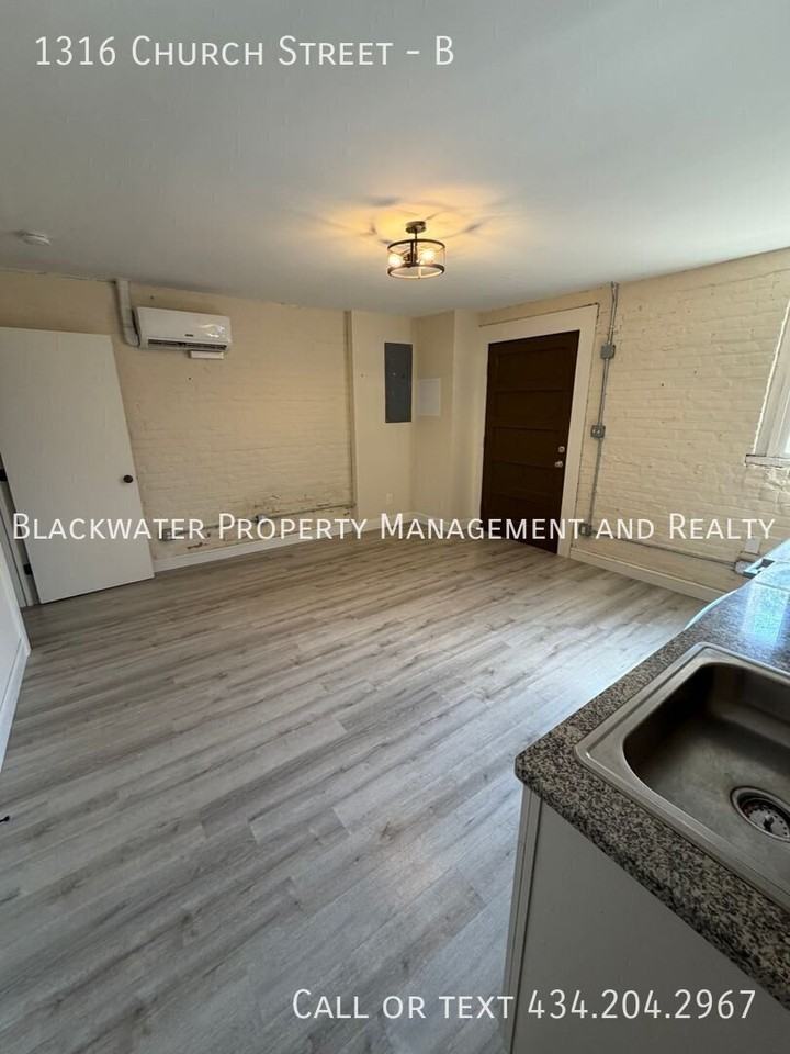 1316 Church St #B - Photo 4 of 14