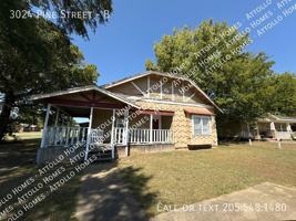 featured image of 3024 Pine St #B
