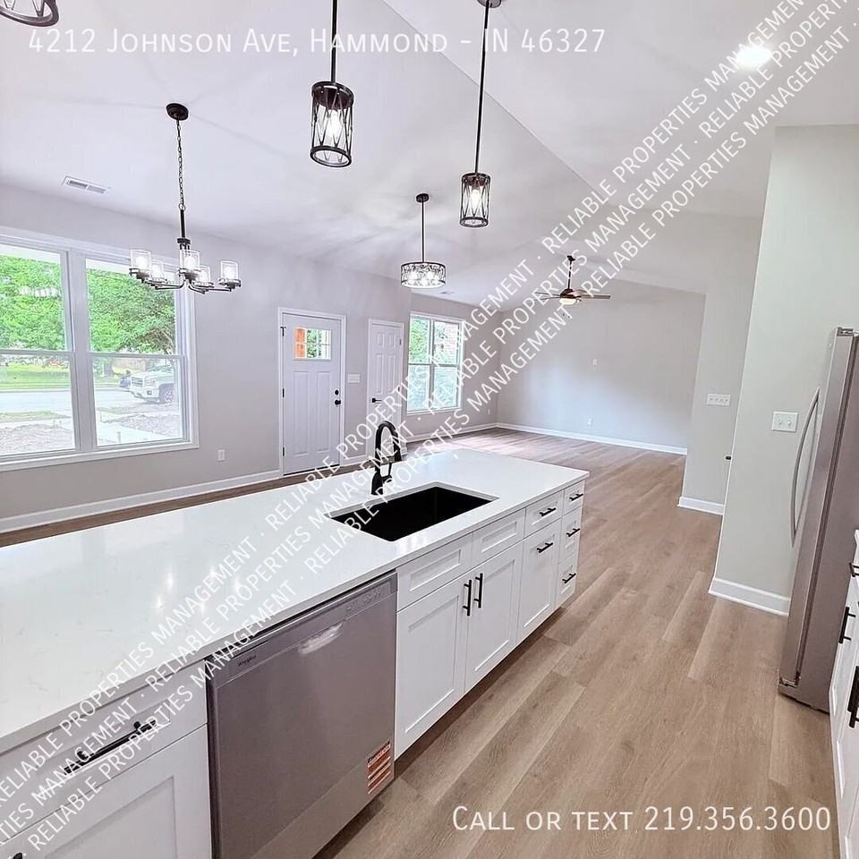 4212 Johnson Ave - Photo 3 of 16