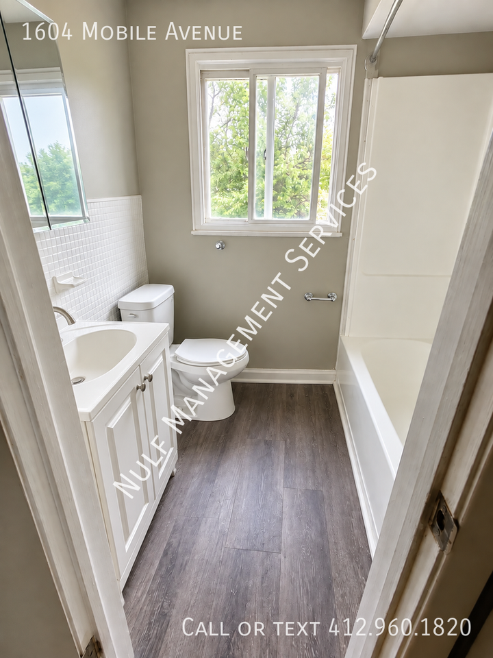 1604 Mobile Ave - Photo 4 of 7