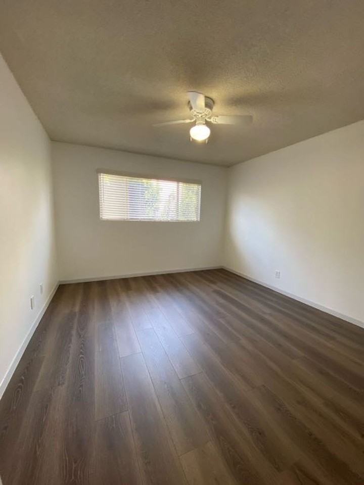 315 Obispo Ave - Photo 2 of 5