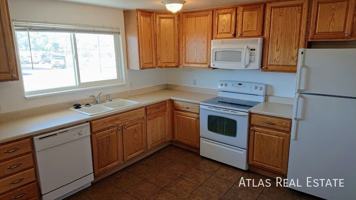 featured image of 950 Bishop Ct #A