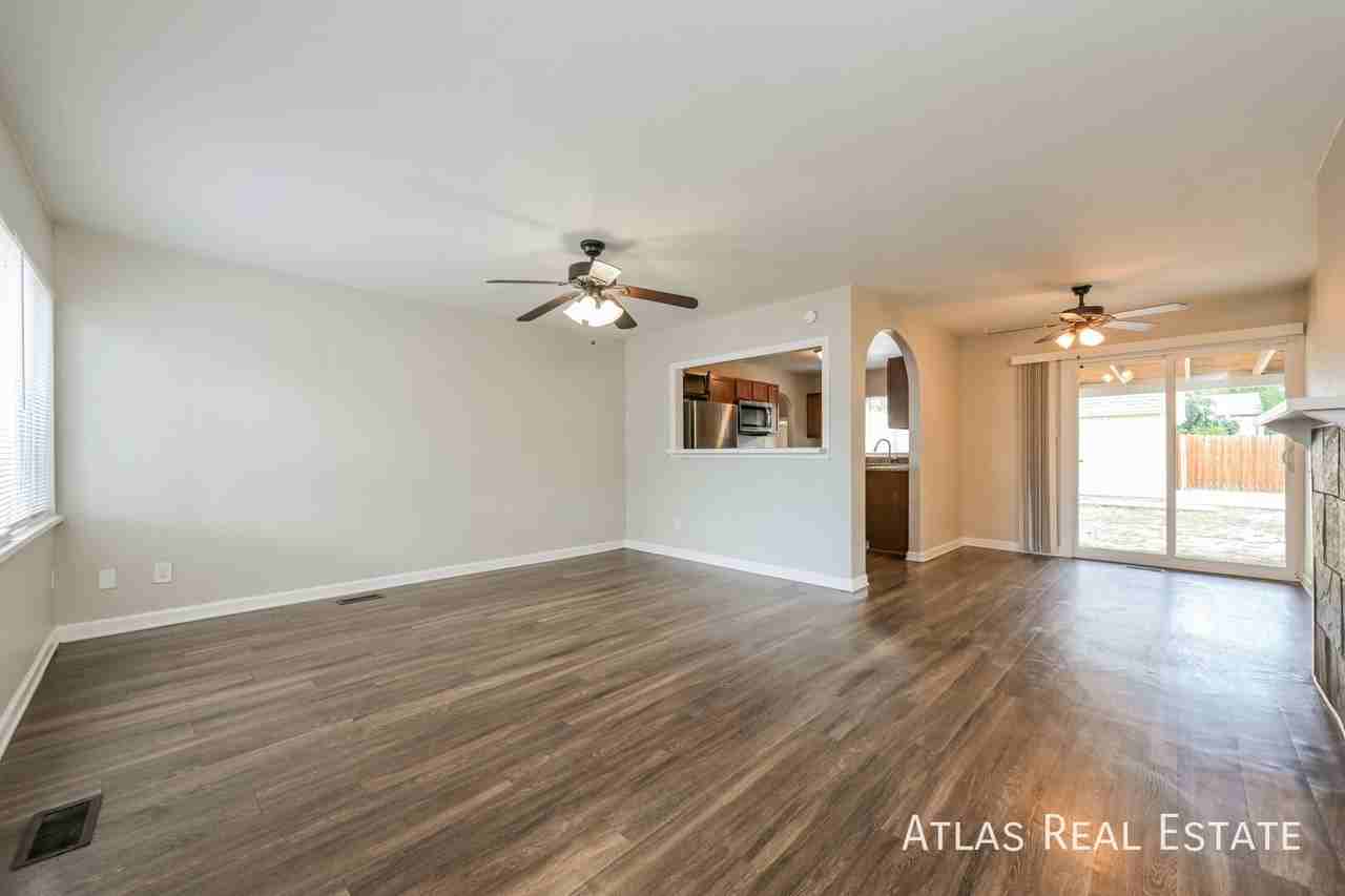 1140 Emporia St - Photo 5 of 24