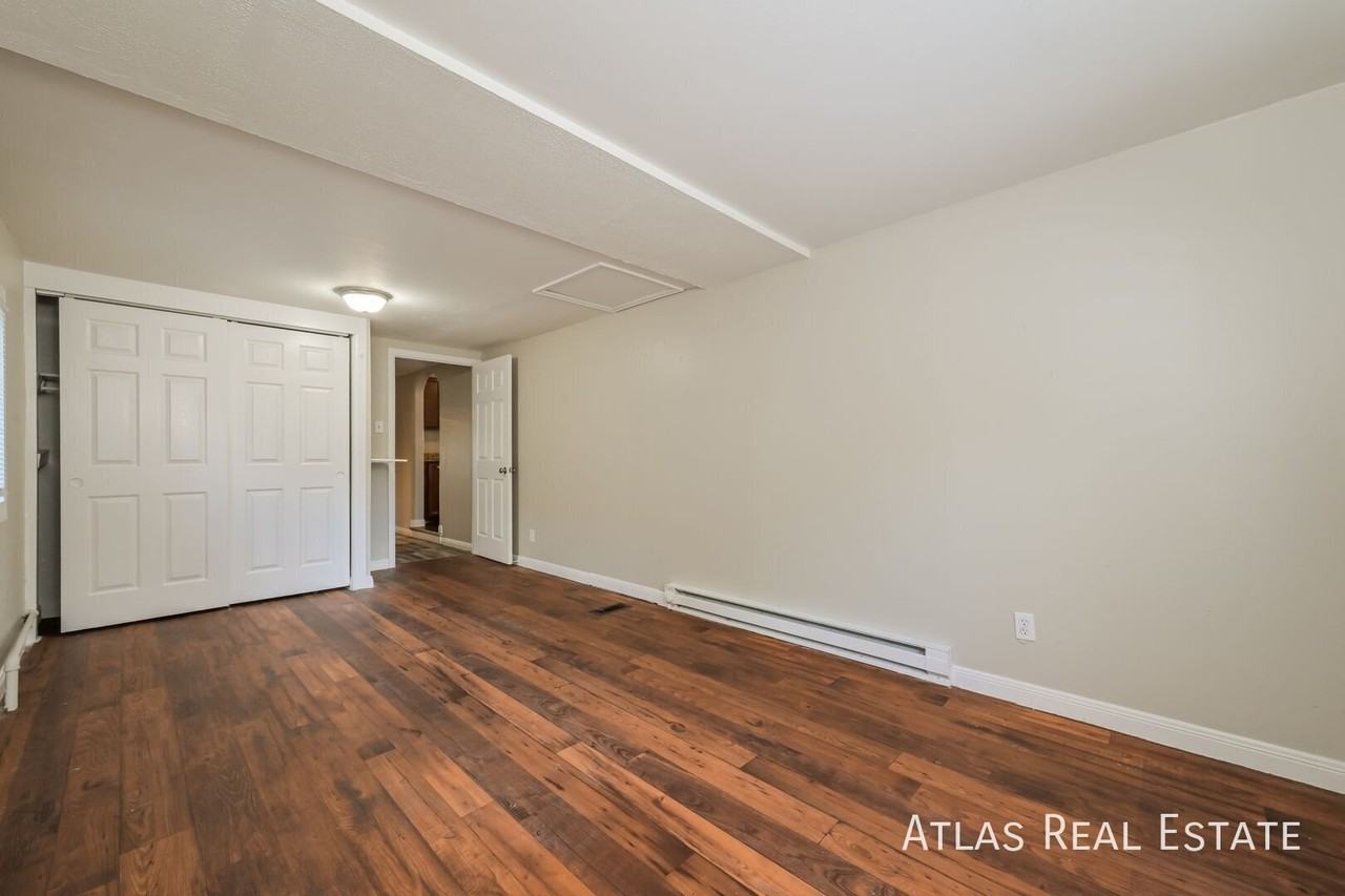 1140 Emporia St - Photo 7 of 24