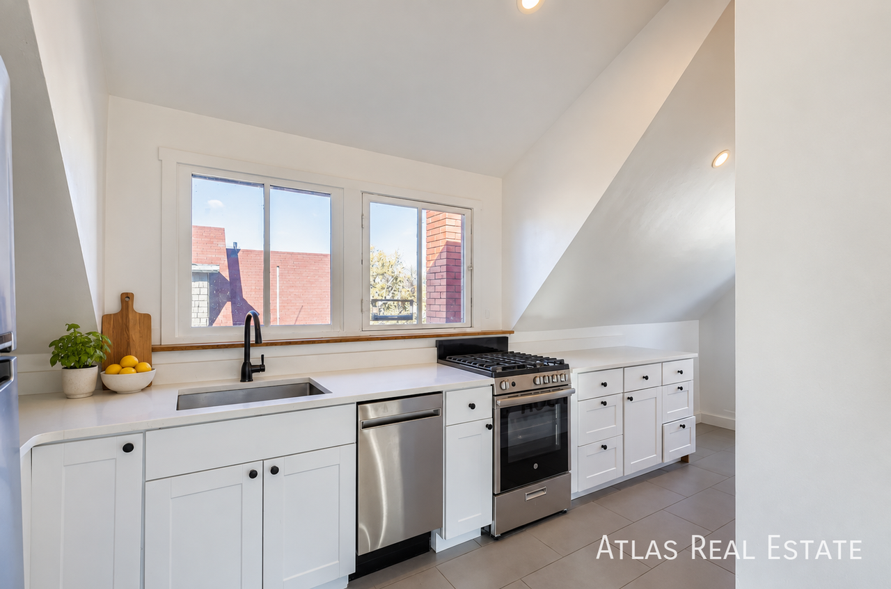 854 N Clarkson St #A - Photo 6 of 10