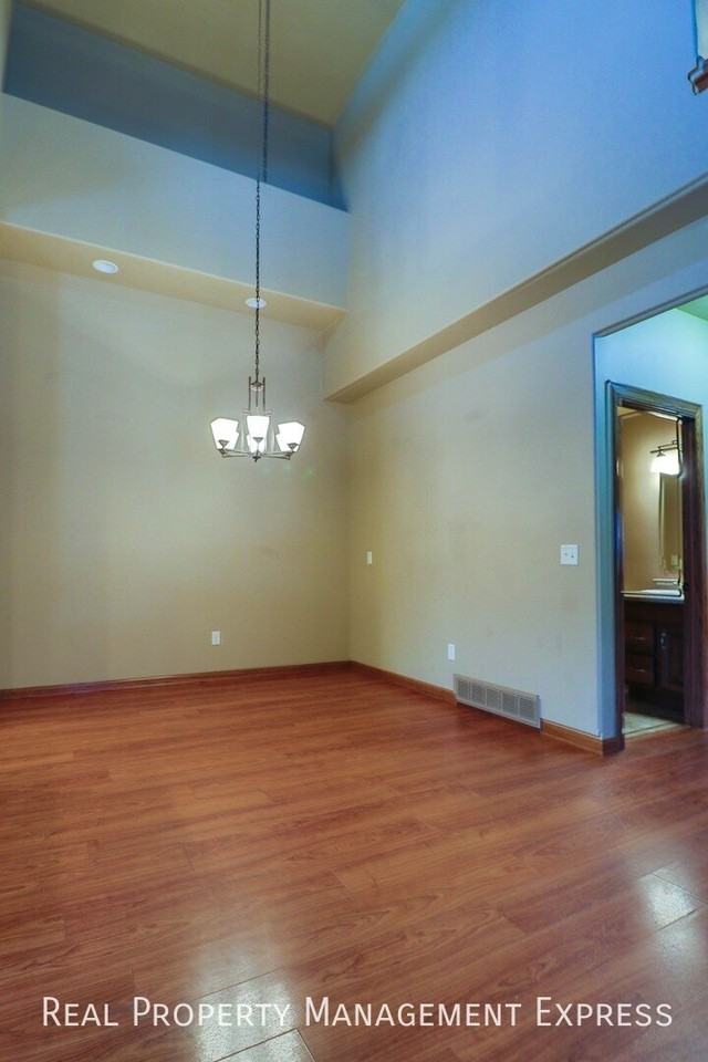 4319 W Shipton St - Photo 5 of 24