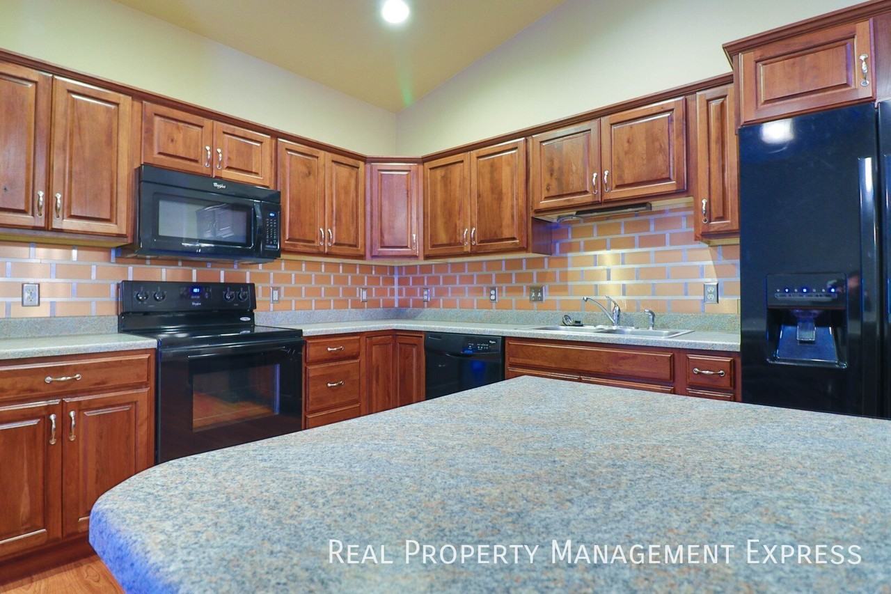 4319 W Shipton St - Photo 6 of 24