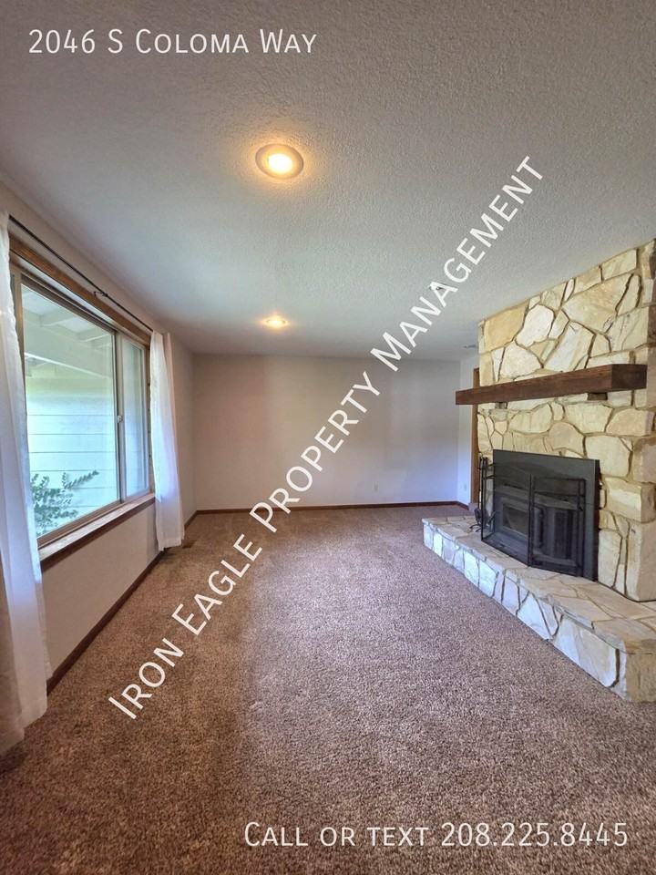 2046 S Coloma Way - Photo 6 of 26