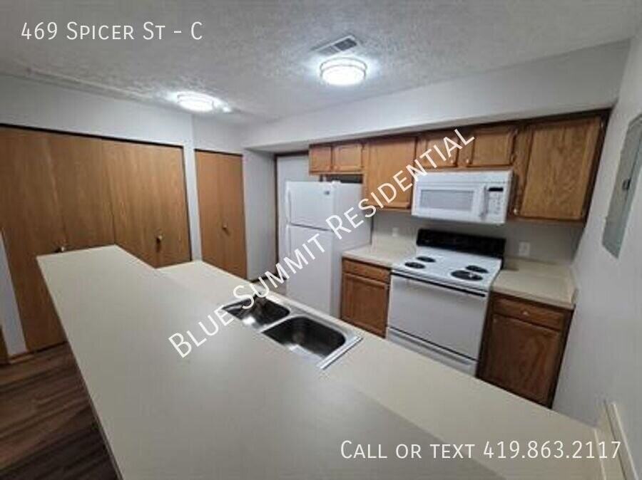 469 Spicer St #C - Photo 2 of 7