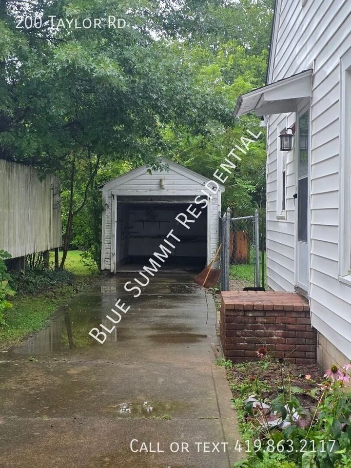 200 Taylor Rd - Photo 4 of 23