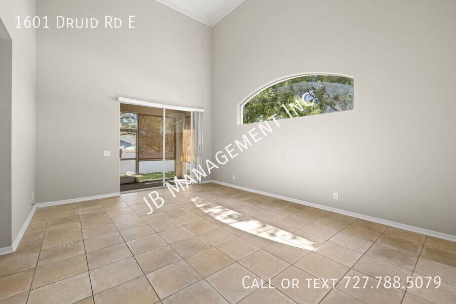 1601 Druid Rd E - Photo 3 of 24