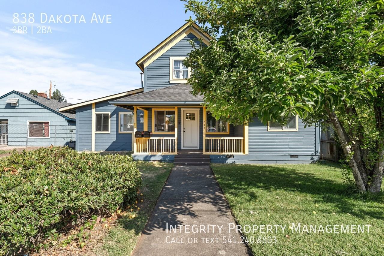 838 Dakota Ave - Photo 2 of 15