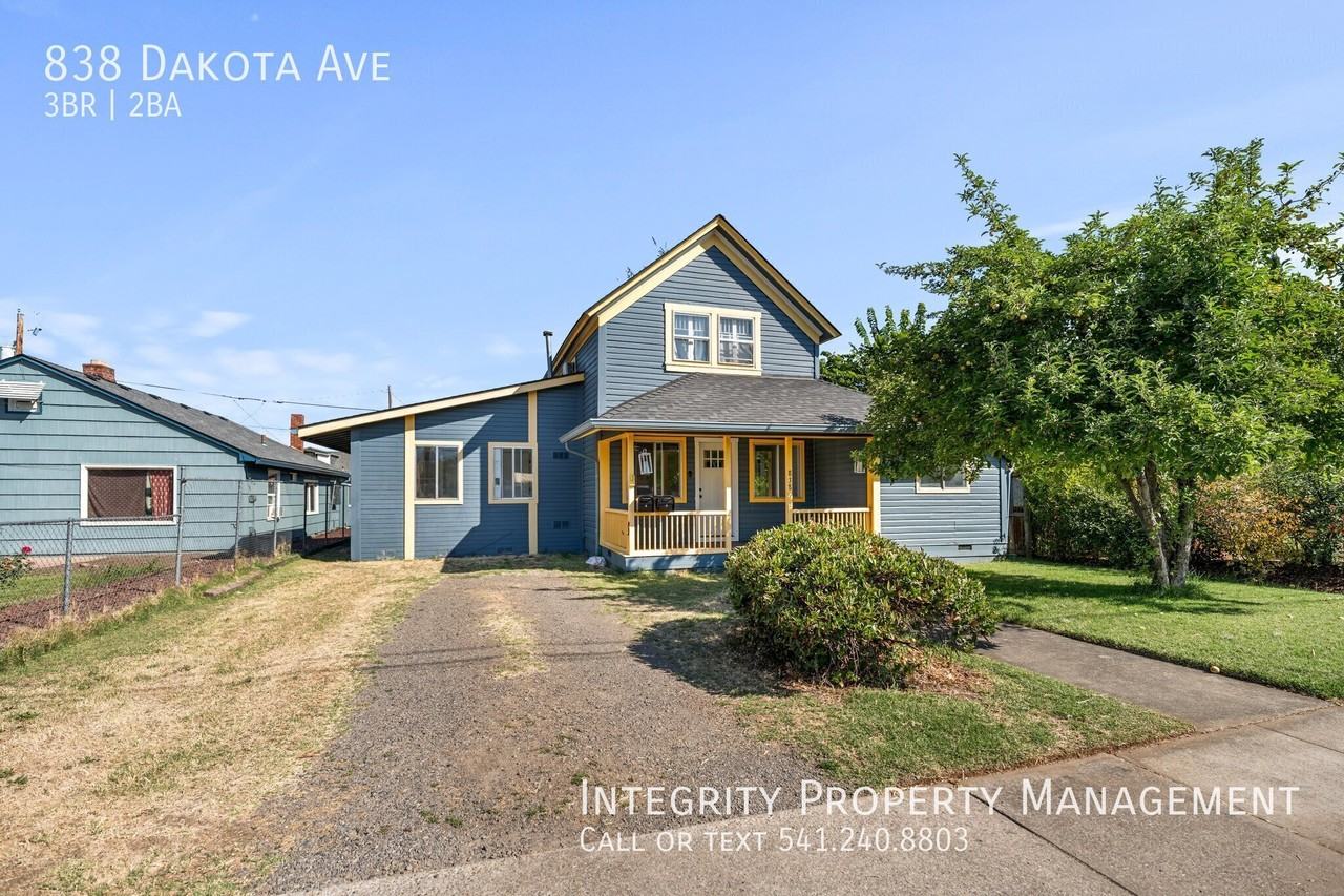 838 Dakota Ave - Photo 3 of 15