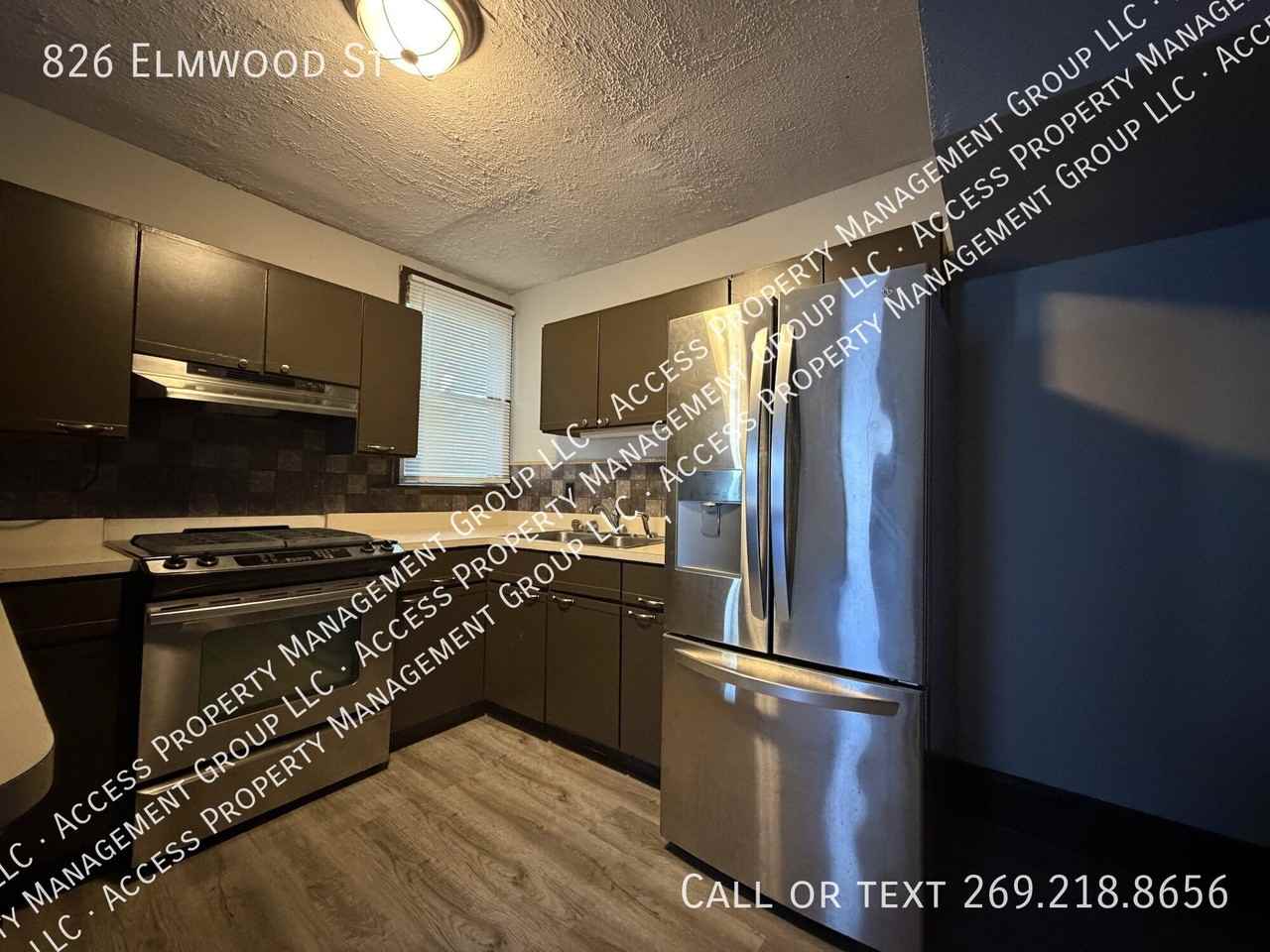 826 Elmwood St - Photo 6 of 22