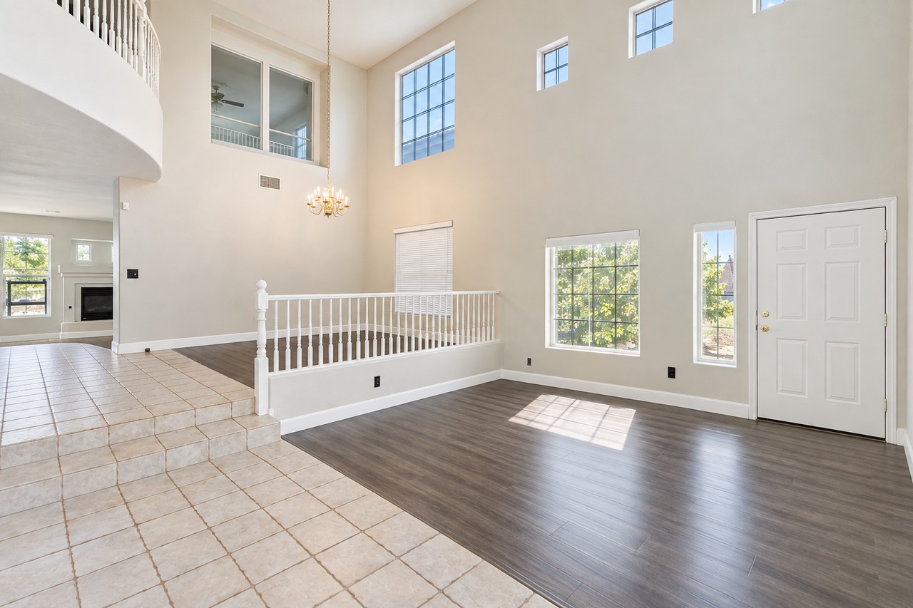 8724 Vivid Violet Ave - Photo 2 of 17