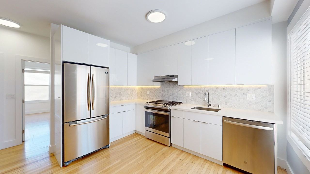 2942 Franklin St #4 - Photo 2 of 24