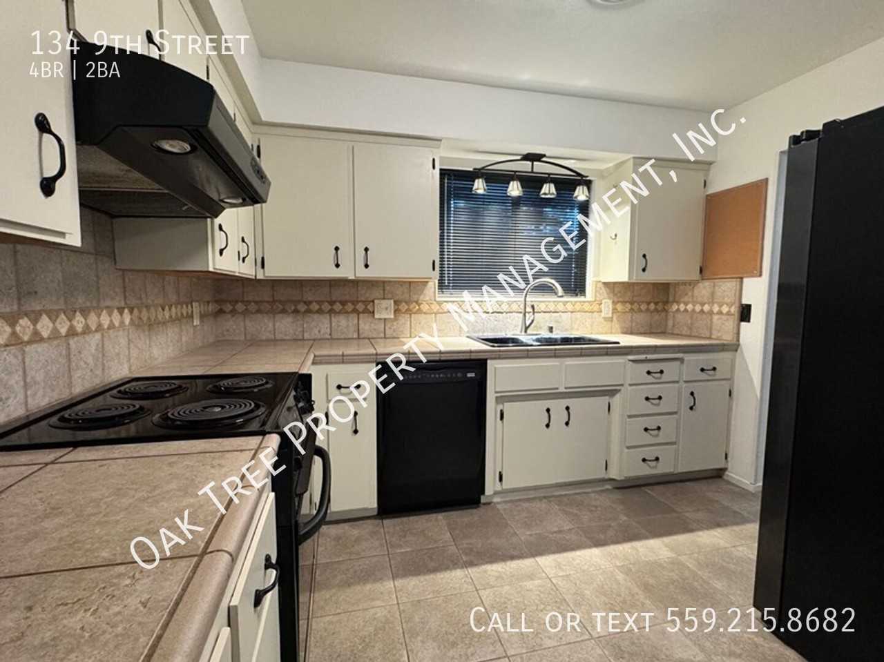 134 9th St - Photo 5 of 20