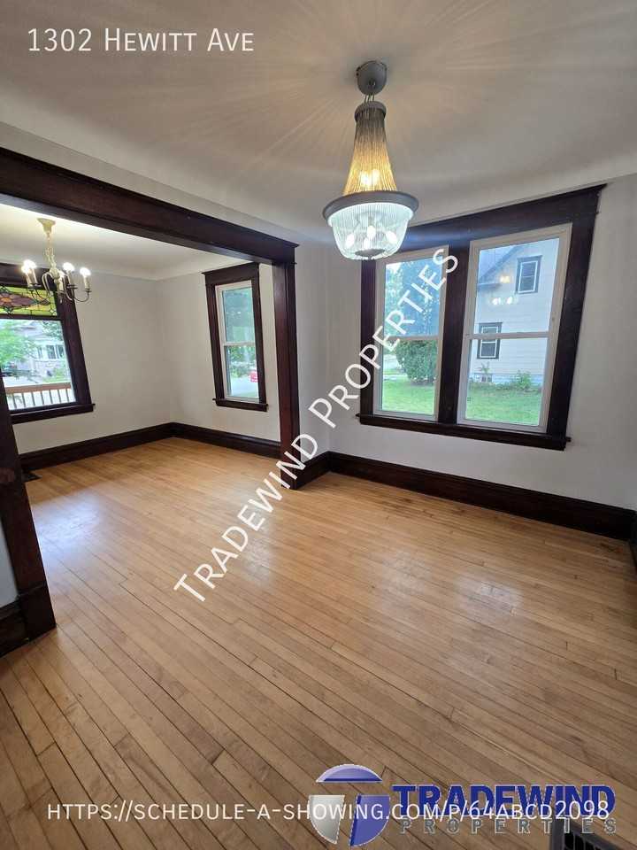 1302 Hewitt Ave - Photo 5 of 23