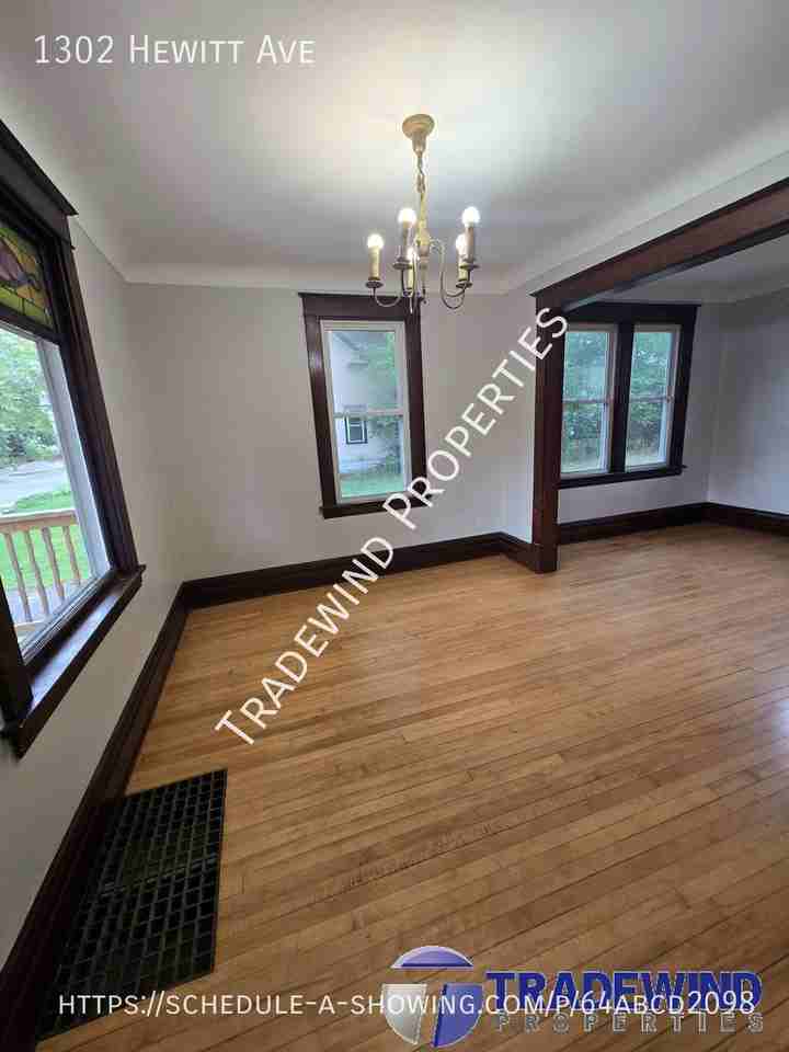 1302 Hewitt Ave - Photo 7 of 23