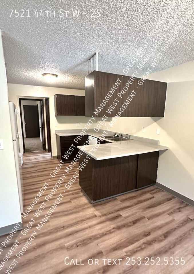 7521 44th St W #25 - Photo 2 of 17