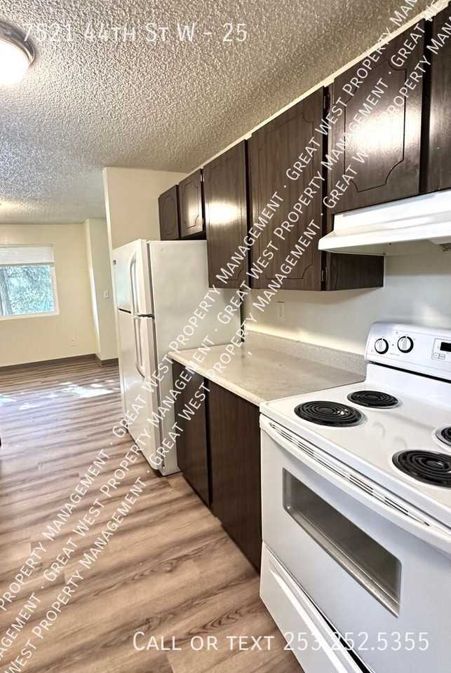 7521 44th St W #25 - Photo 4 of 17