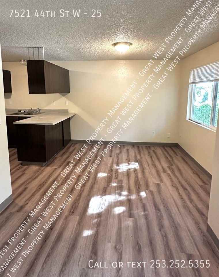 7521 44th St W #25 - Photo 5 of 17
