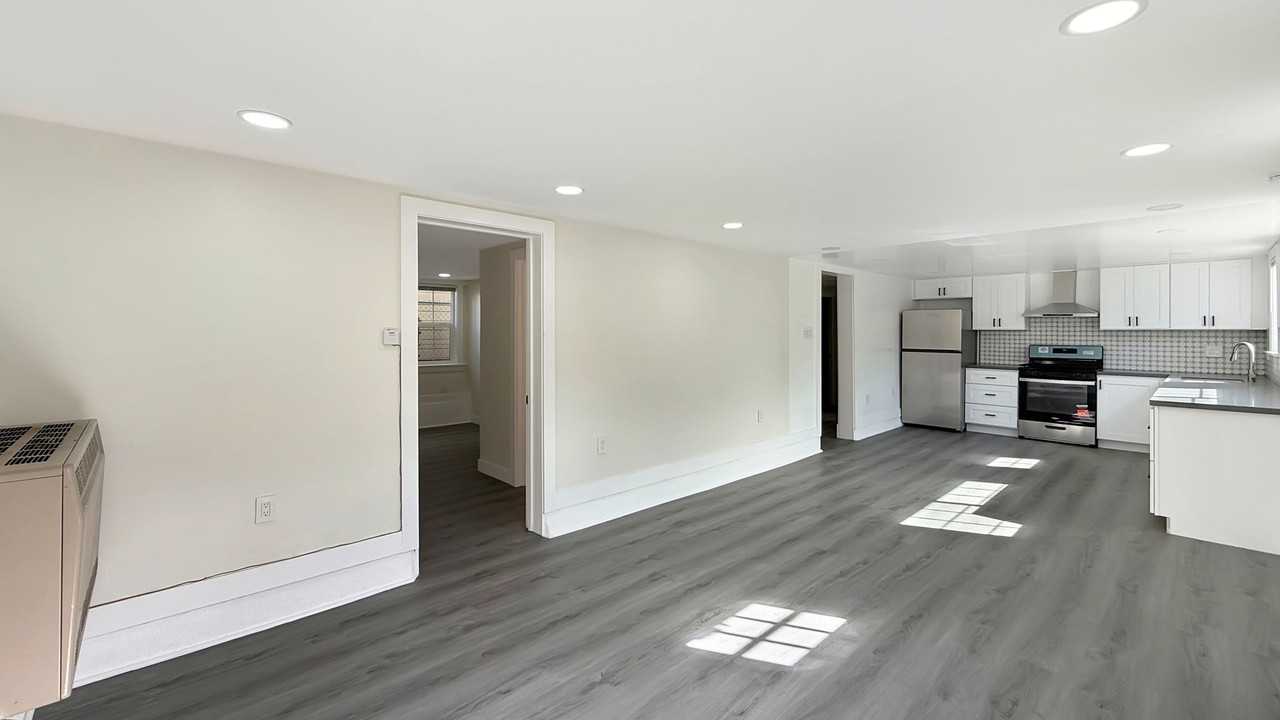 1623 Harmon St #B - Photo 5 of 21