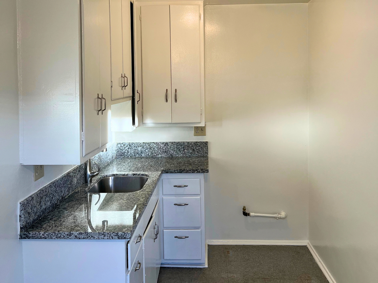 1426-1438 W. Summit St. Long Beach, CA 90810 - Photo 4 of 7
