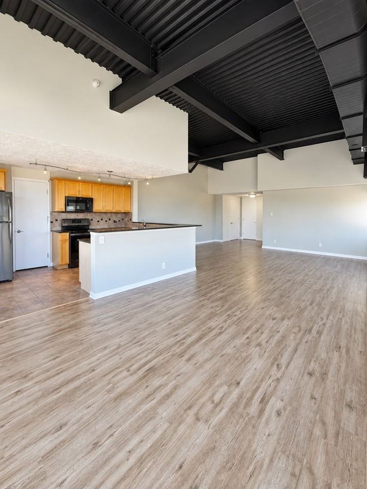 105 N 31st Ave #904 - Photo 2 of 18