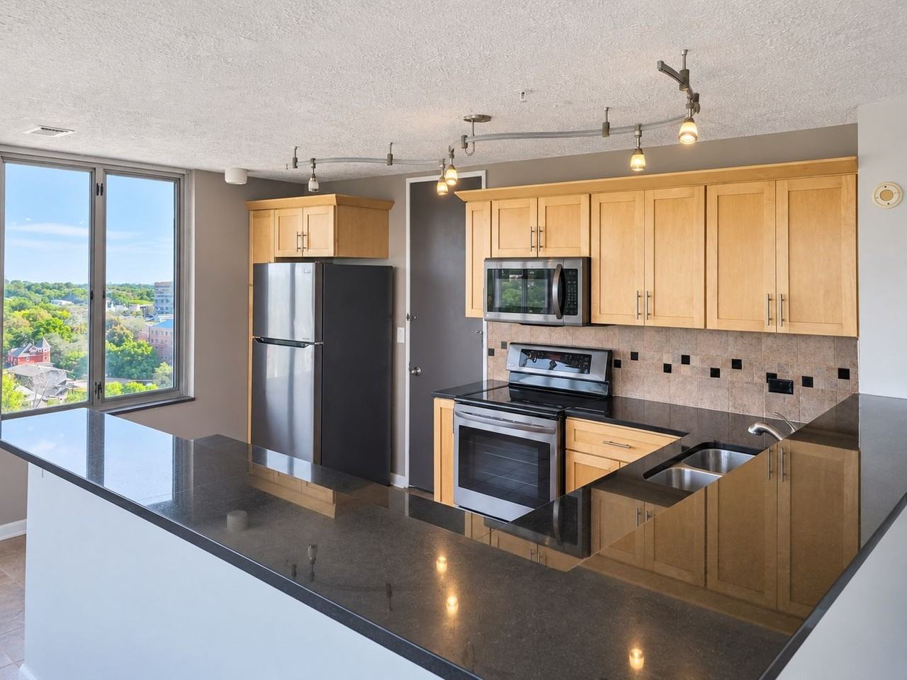 105 N 31st Ave #904 - Photo 7 of 18