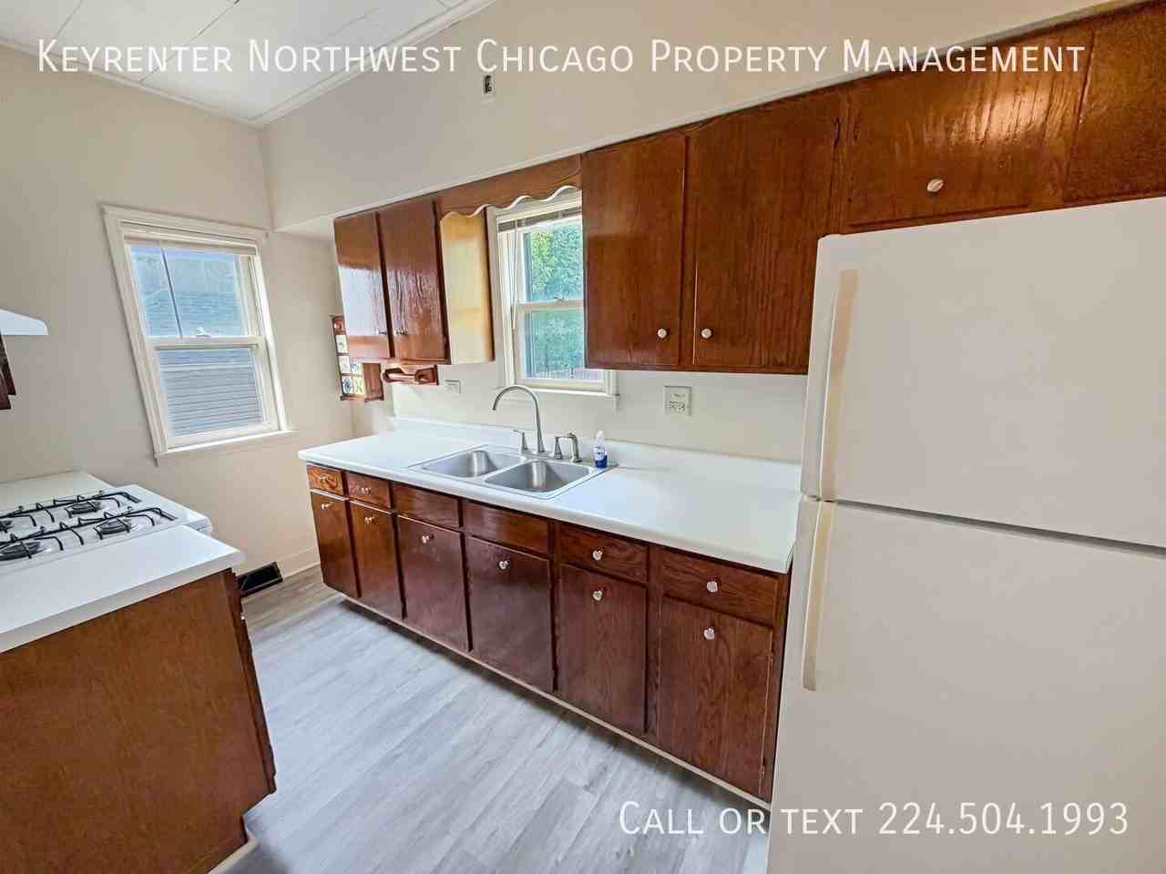 754 S Liberty St - Photo 3 of 25
