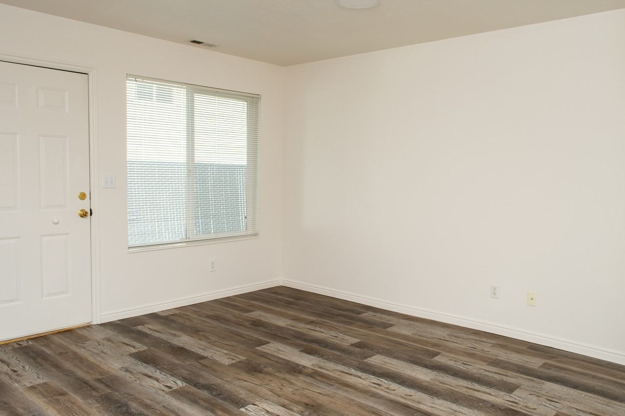 1395 N 290 W - Photo 2 of 8