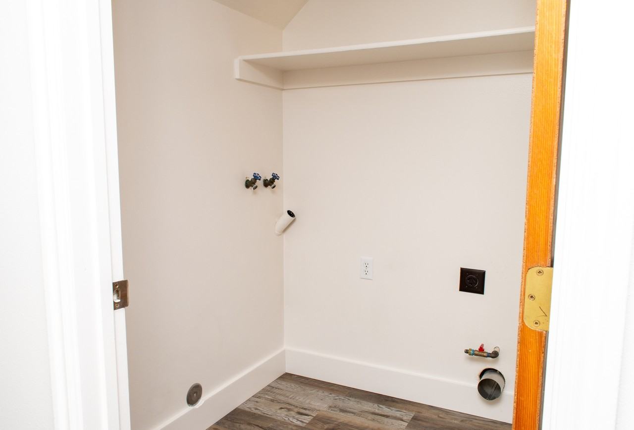 1395 N 290 W - Photo 4 of 8