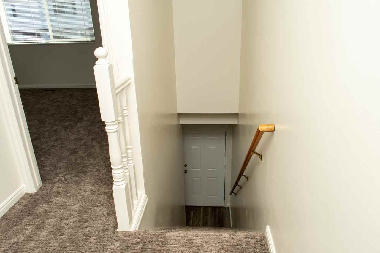 1395 N 290 W - Photo 5 of 8