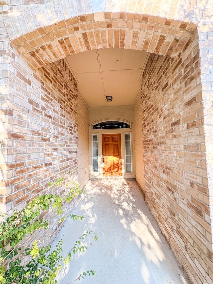 228 Big Timber Dr - Photo 2 of 20