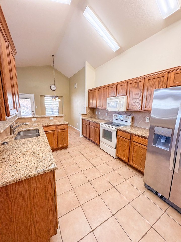 228 Big Timber Dr - Photo 5 of 20