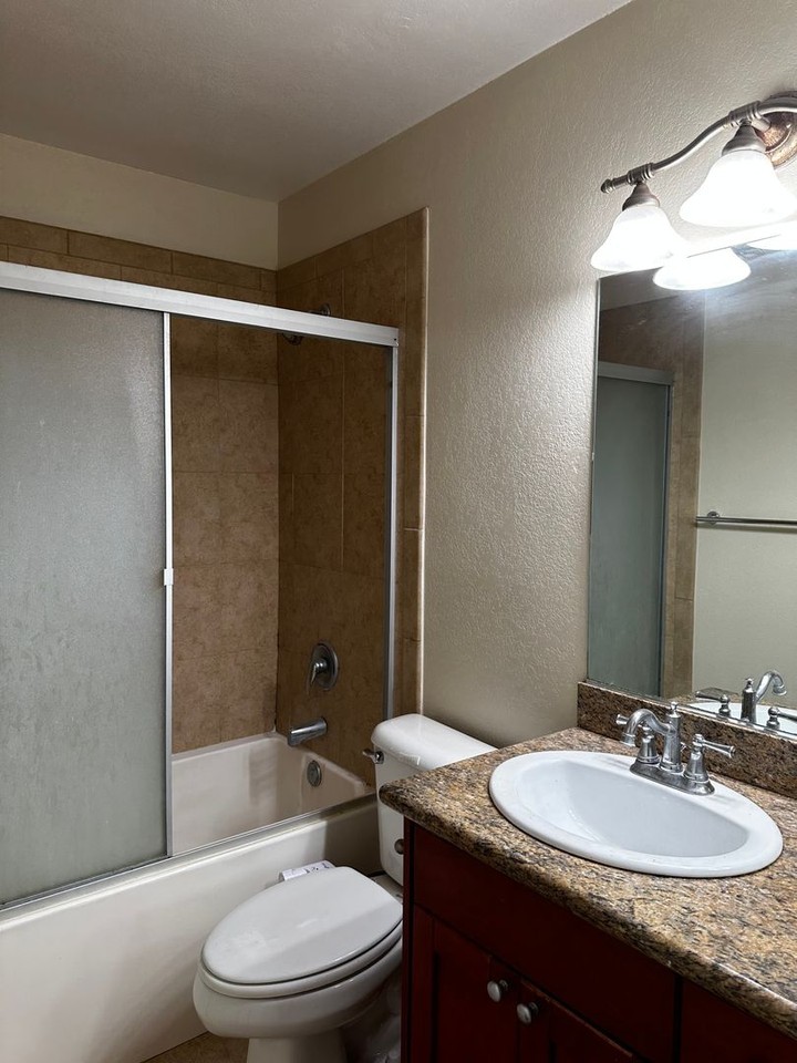 1440 Oakdale Ave #18 - Photo 7 of 11
