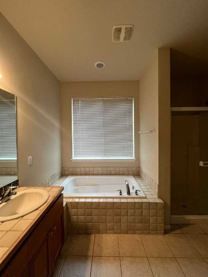 2600 Farmer Ln Se - Photo 4 of 7