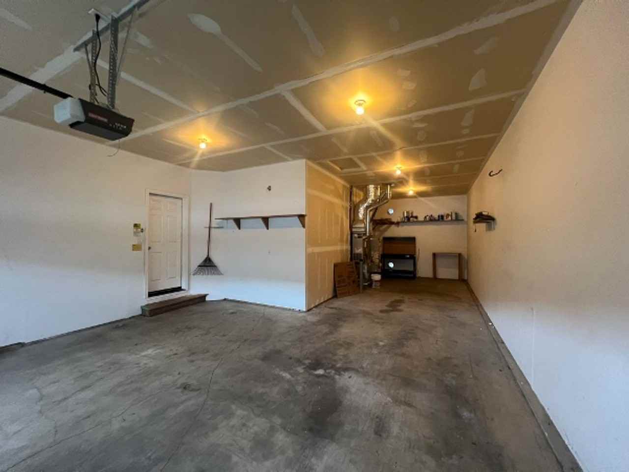 2600 Farmer Ln Se - Photo 5 of 7
