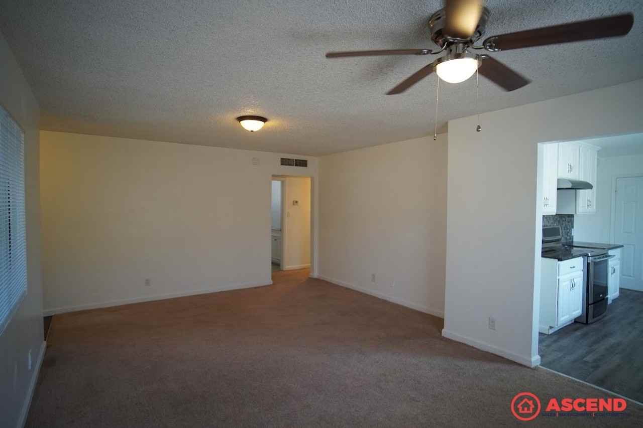648 Delfino Ln - Photo 2 of 8