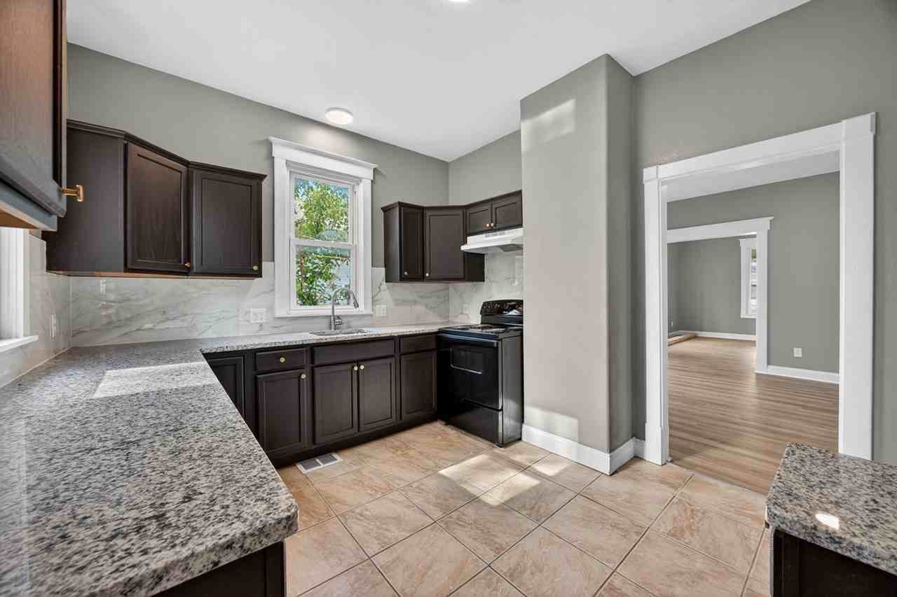 1510 N Grant Ave - Photo 7 of 18
