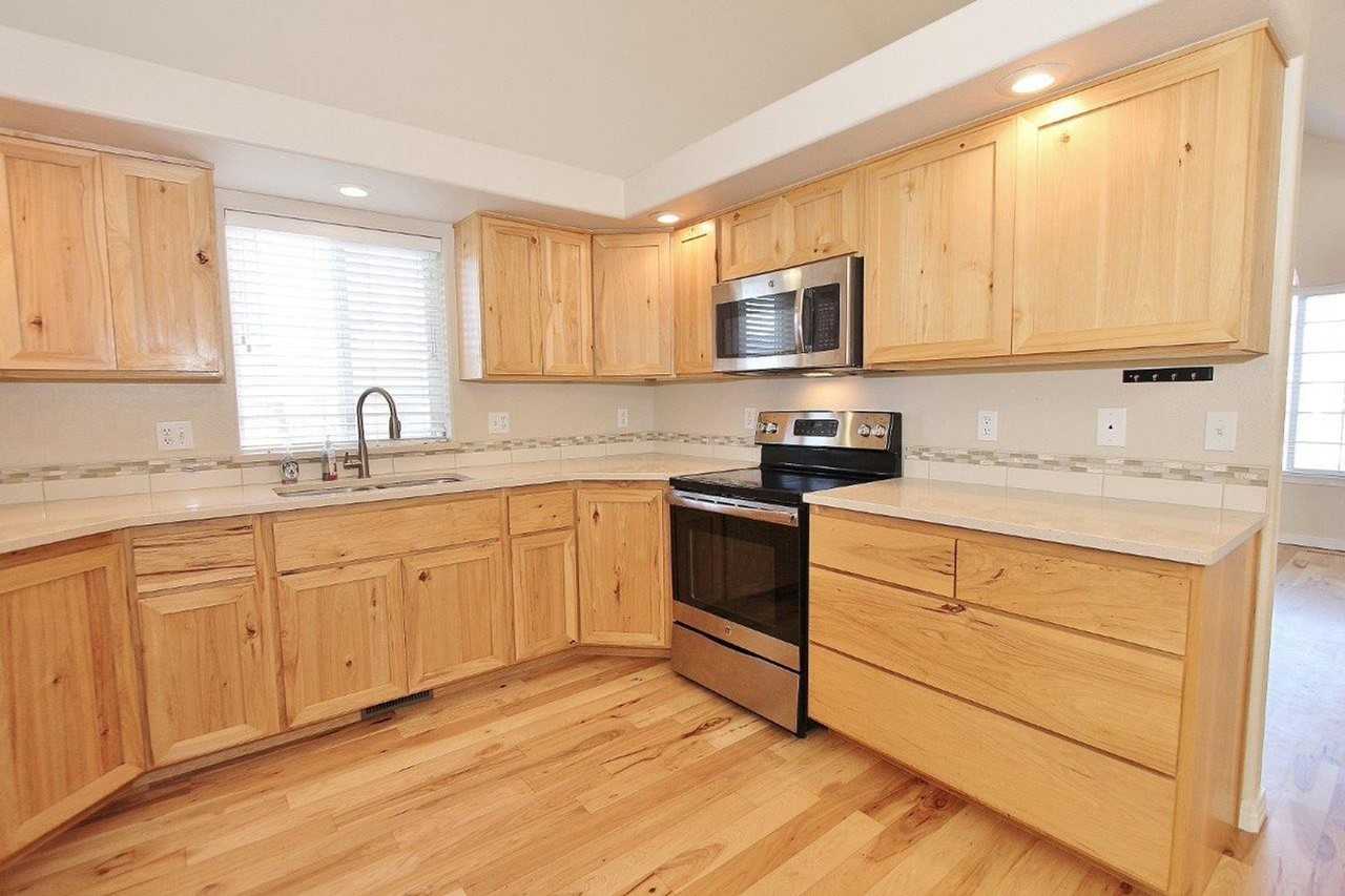 1803 W Mulhuland Ct - Photo 2 of 26