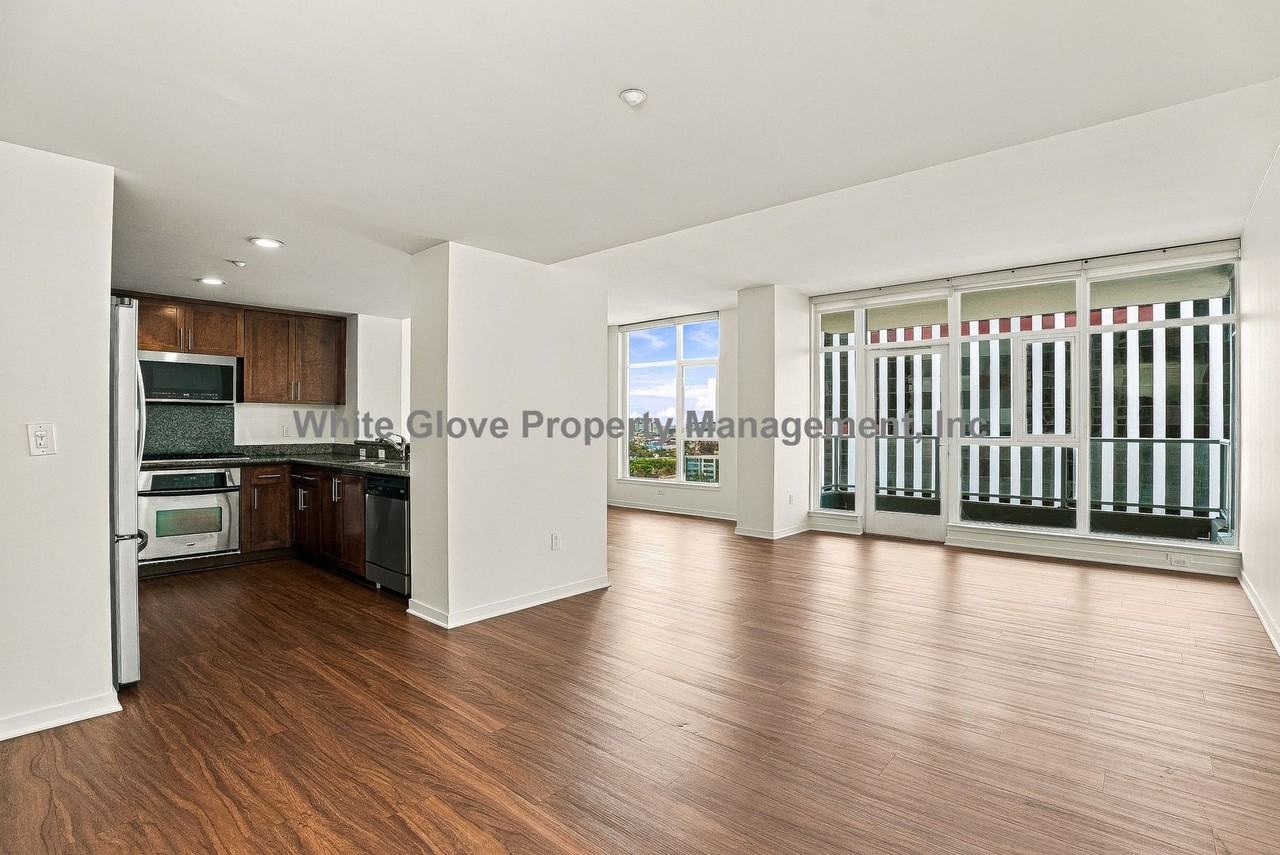 400 W Ocean Blvd - Photo 3 of 25