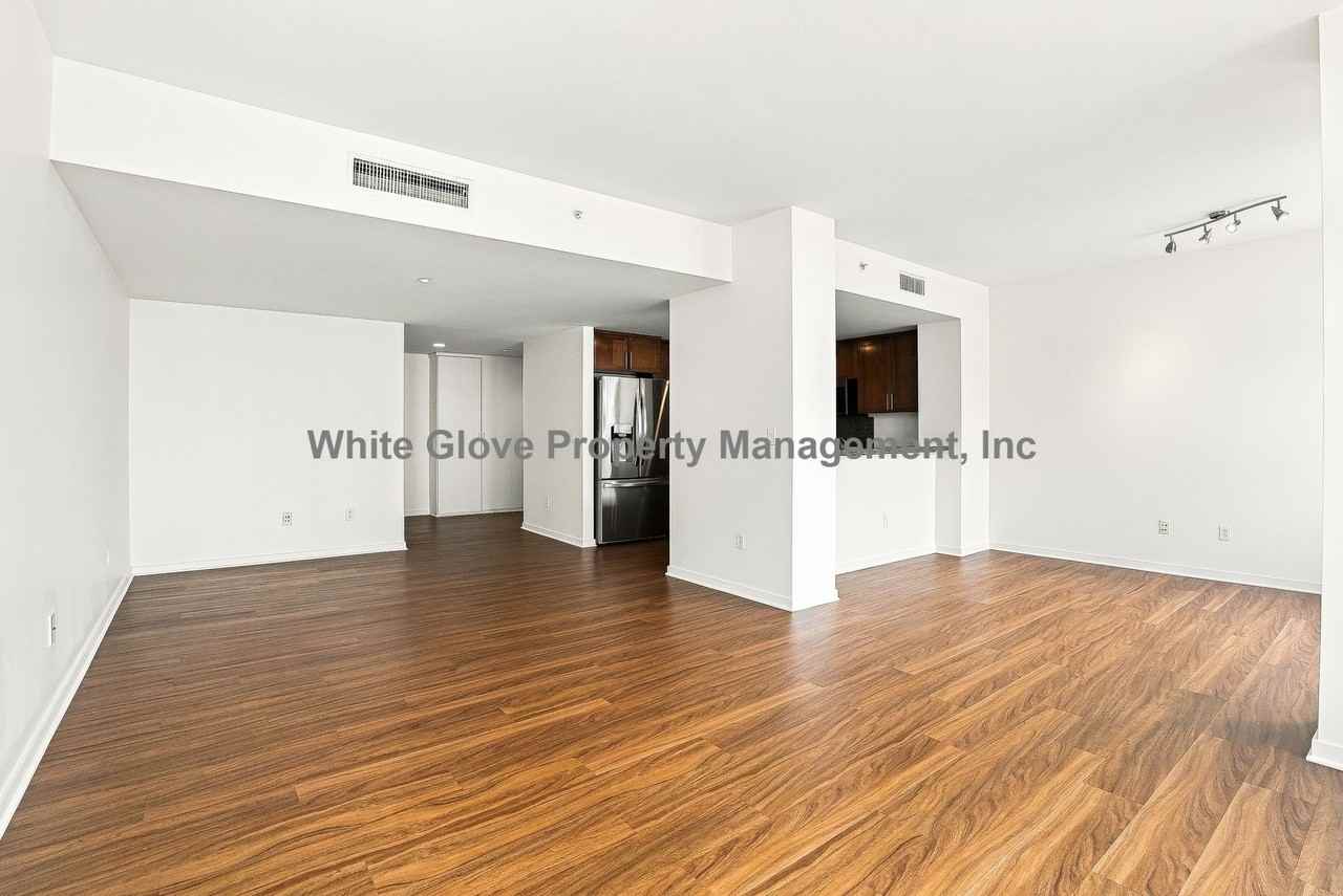 400 W Ocean Blvd - Photo 4 of 25