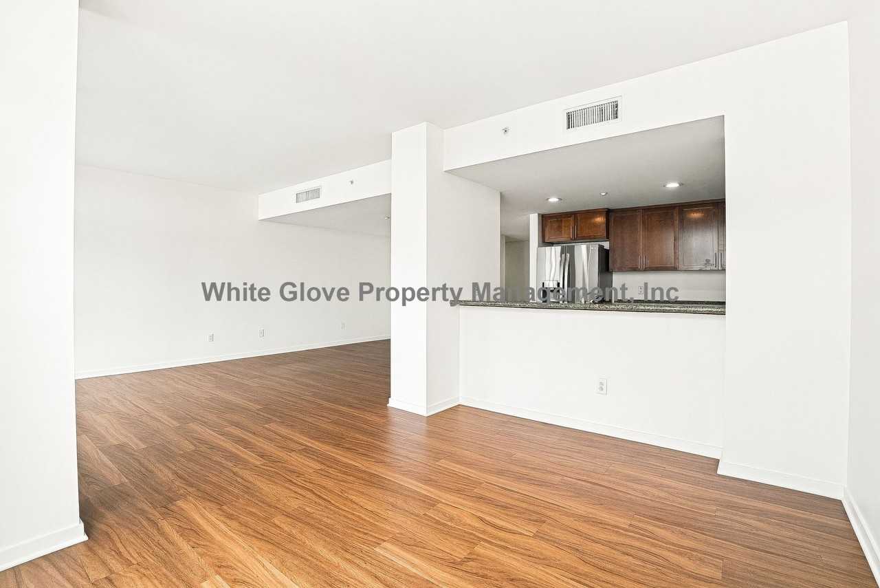 400 W Ocean Blvd - Photo 7 of 25