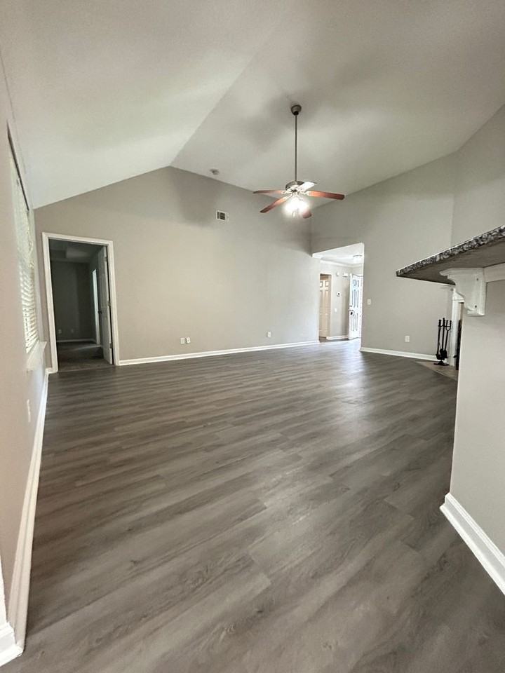 24 Rainier Ln - Photo 4 of 25