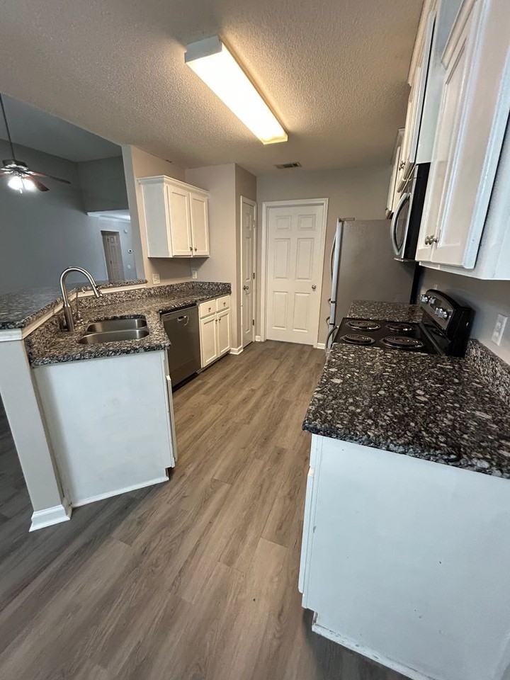 24 Rainier Ln - Photo 7 of 25